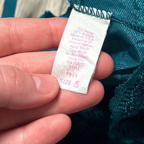 vintage fredrick’s of hollywood emerald green lace ruffle trim bra size small - Picture 4 of 5